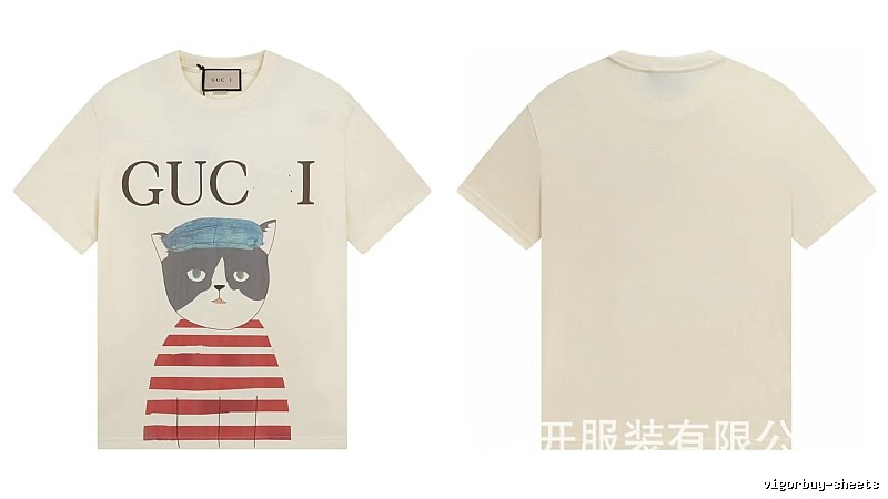 Gucci Cat Print Vintage Style Off-White T-Shirt