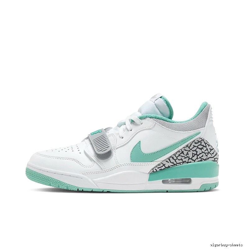 Jordan retro style white and green sports shoes