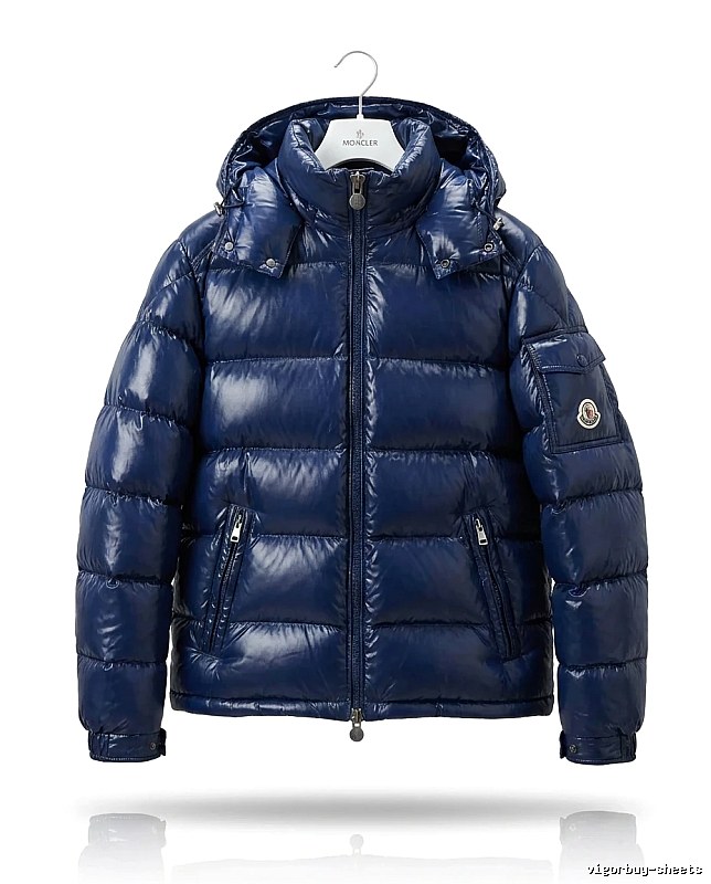 Moncler shiny and fashionable down jacket