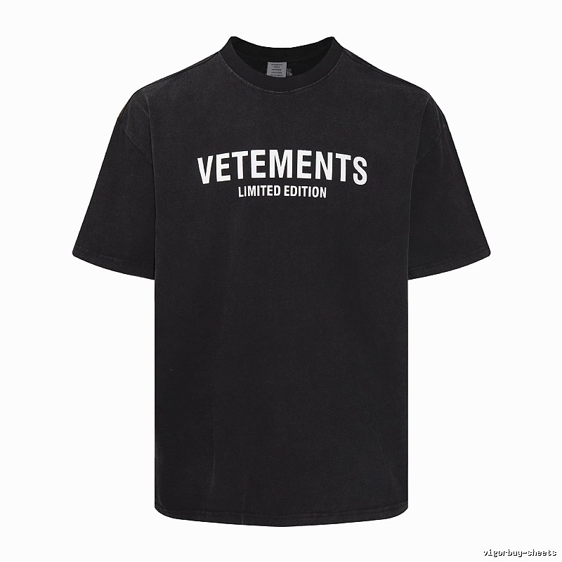 Monogram Statement graphic T-shirt Black Colorful Lucky for Layered Styling