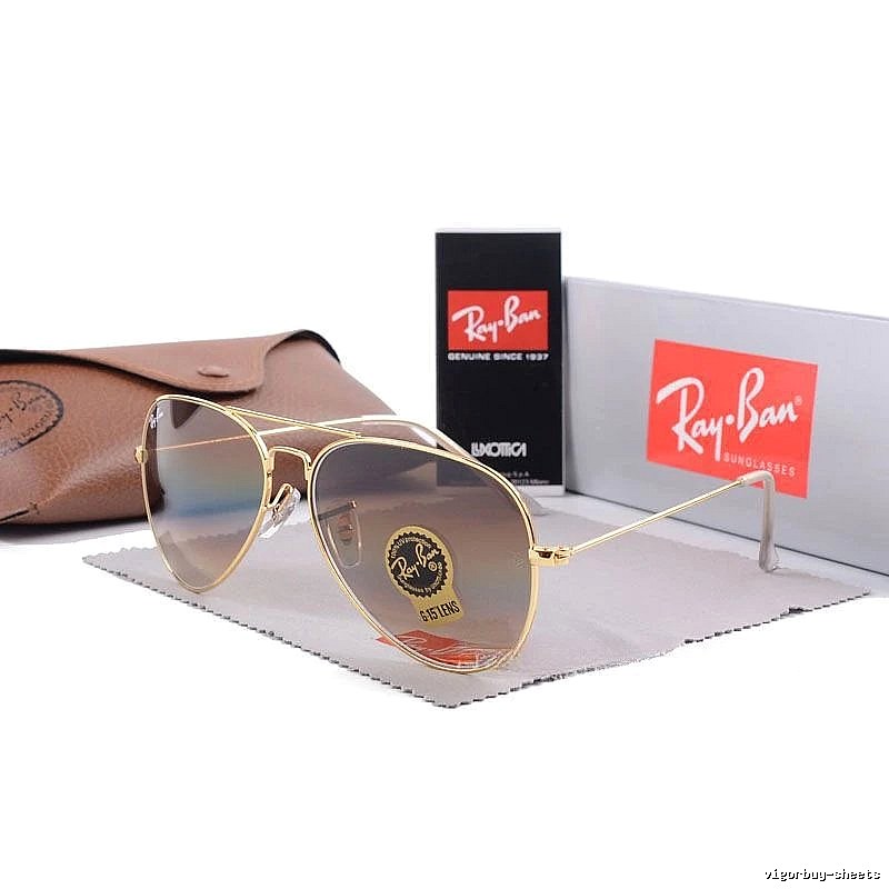 Ray-Ban Weekend Aviator sunglasses Gold Tone Sunglasses for Seasonal Looks