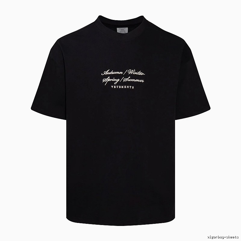 Summer Statement graphic T-shirt Black Colorful Lucky with Bold Graphic